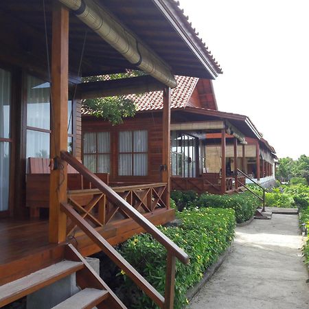 Marind Dive Eco Resort Waha ภายนอก รูปภาพ