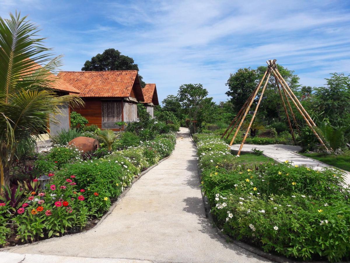 Marind Dive Eco Resort Waha ภายนอก รูปภาพ